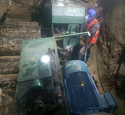 天井鉆機(jī)與傳統(tǒng)的鉆機(jī)爆破方法對(duì)比